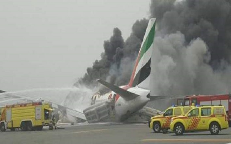 Emirates, φλεγόμενο αεροσκάφος, Boeing, ντουμπάι
