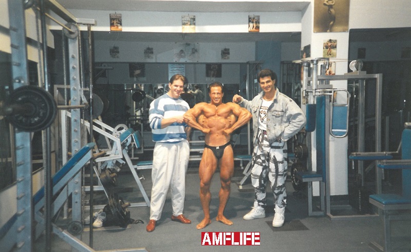 Ο Σπύρος Μπουρνάζος με τον αθλητή του Αντώνη Κανταράκη και τον Βασίλη 1 χρόνο πρίν μονάσει, στο γυμναστήριο του Σπύρου