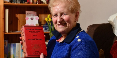 Βρήκε το βιβλίο του πατέρα της 50 χρόνια μετά τον θάνατό του